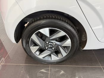 Used Hyundai i10 2024 for sale - 79422408: Photo