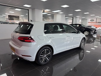 Used Volkswagen Golf 2019 for sale - 79466108: Photo