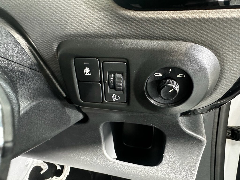 Used Citroen C4 Cactus 2017 for sale - 76776711: Photo 32