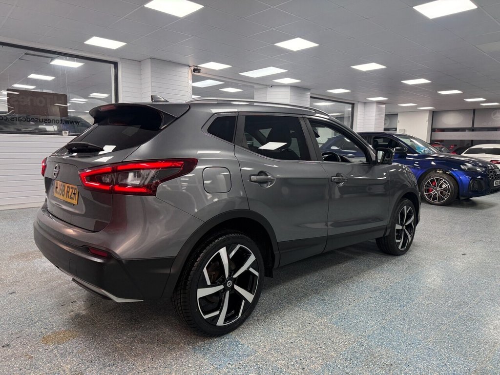 Used Nissan Qashqai 2018 for sale - 77356637: Photo 2