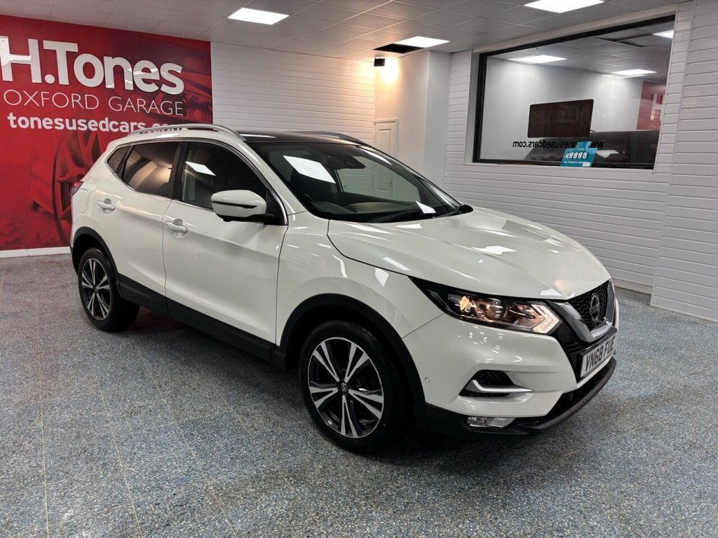 Used Nissan Qashqai 2018 for sale - 77276398: Photo 2