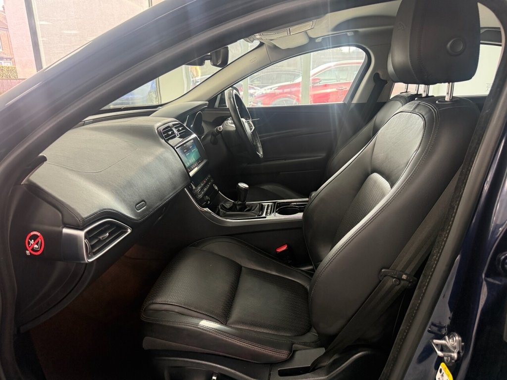 Used Jaguar XE 2018 for sale - 76776579: Photo 15