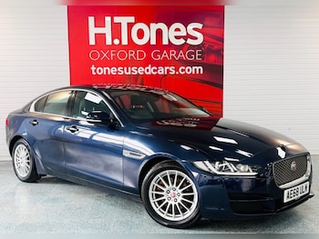 Used Jaguar XE 2018 for sale - 76776579: Photo