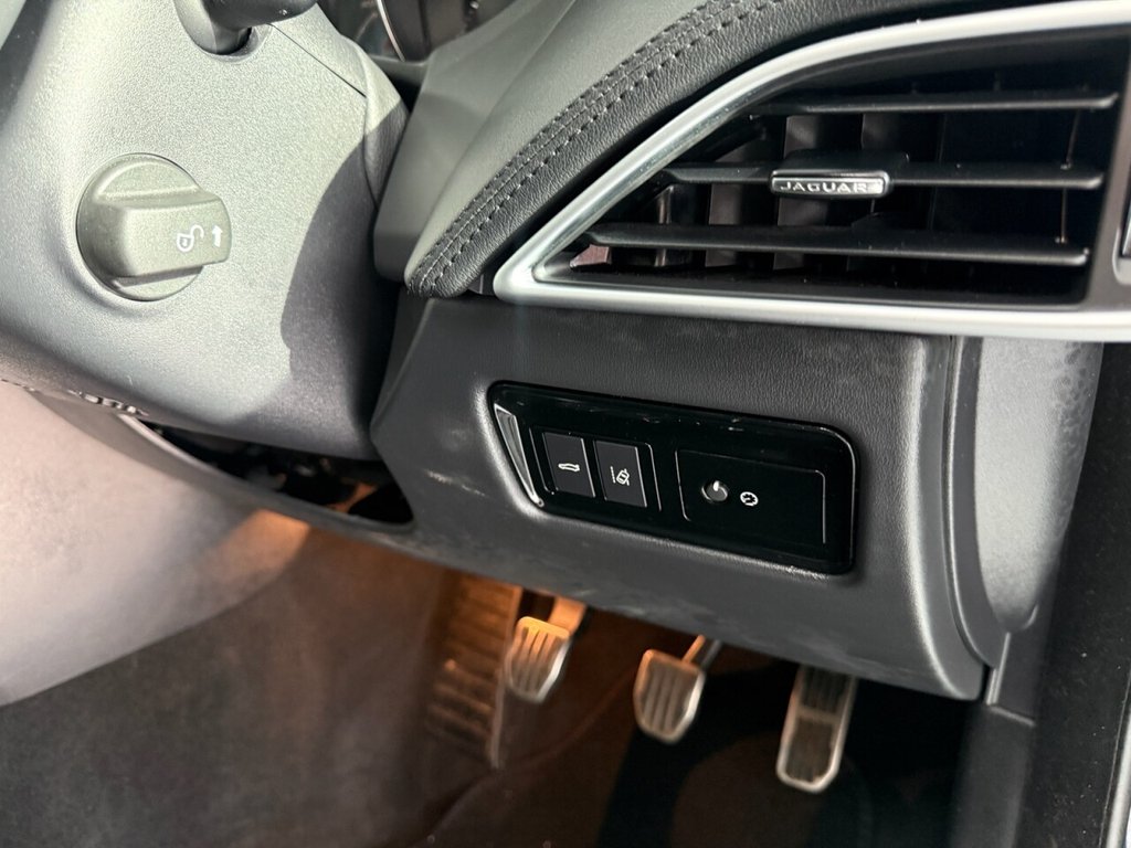 Used Jaguar XE 2018 for sale - 76776579: Photo 29