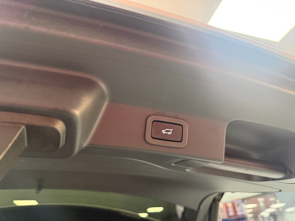 Used Jaguar F-Pace 2020 for sale - 76792249: Photo 12