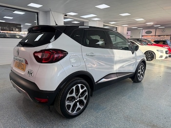 Used Renault Captur 2018 for sale - 77084094: Photo