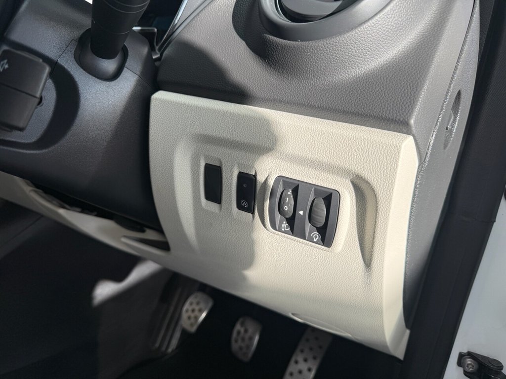 Used Renault Captur 2018 for sale - 77084094: Photo 30