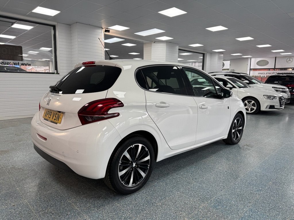 Used Peugeot 208 2019 for sale - 76776623: Photo 2