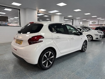 Used Peugeot 208 2019 for sale - 76776623: Photo