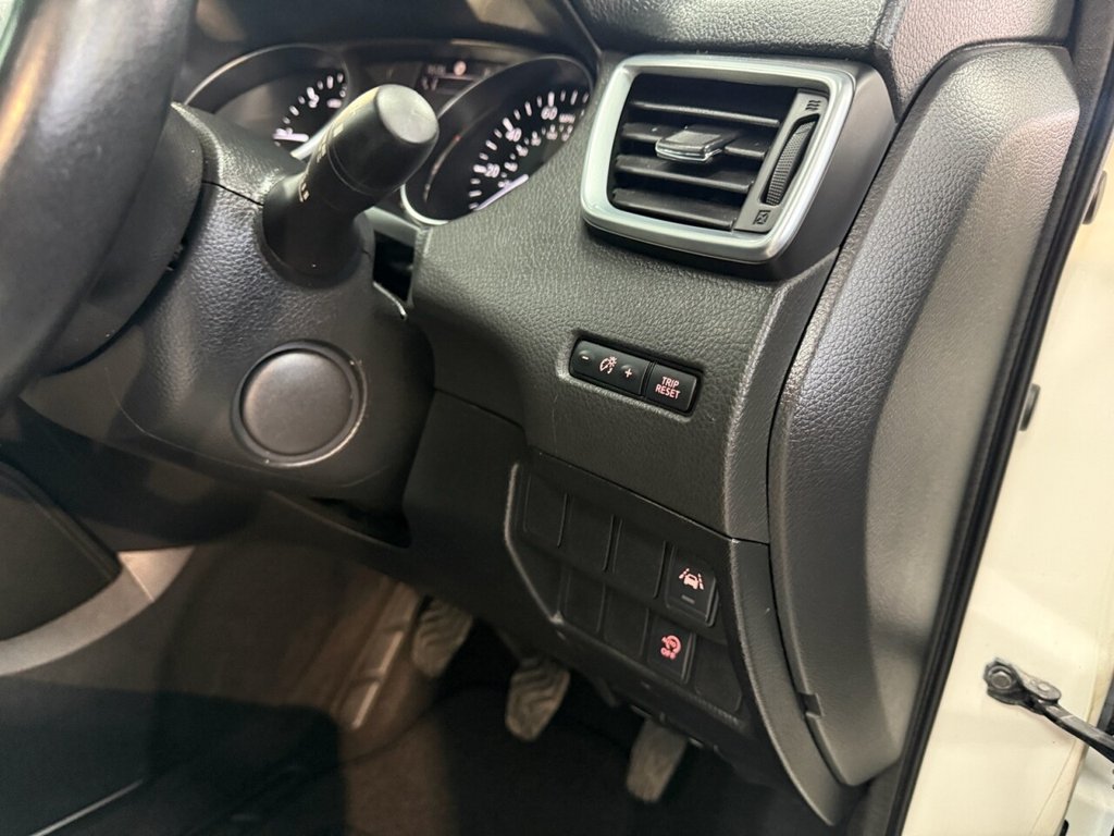 Used Nissan Qashqai 2018 for sale - 77850329: Photo 28