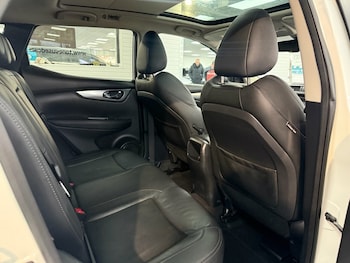 Used Nissan Qashqai 2018 for sale - 77850329: Photo