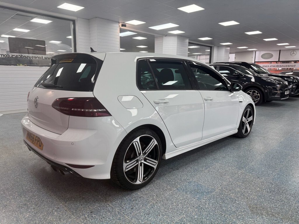 Used Volkswagen Golf 2016 for sale - 76776701: Photo 2