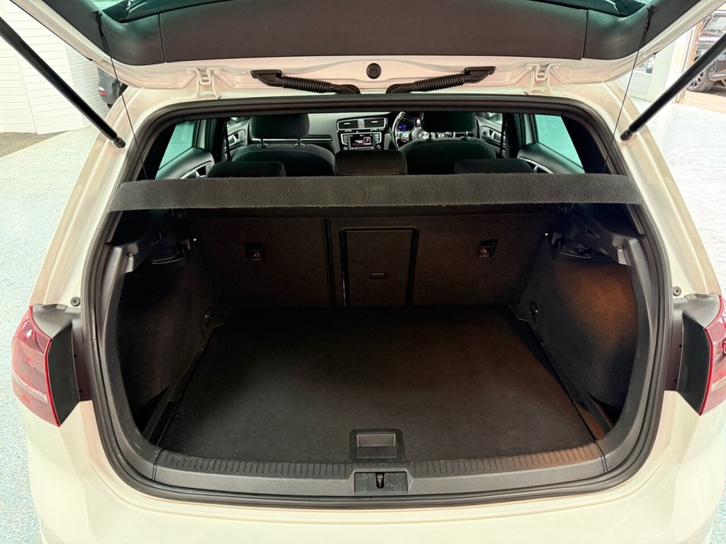 Used Volkswagen Golf 2016 for sale - 76776701: Photo 9