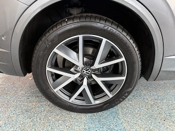 Used Volkswagen Touareg 2023 for sale - 77655206: Photo