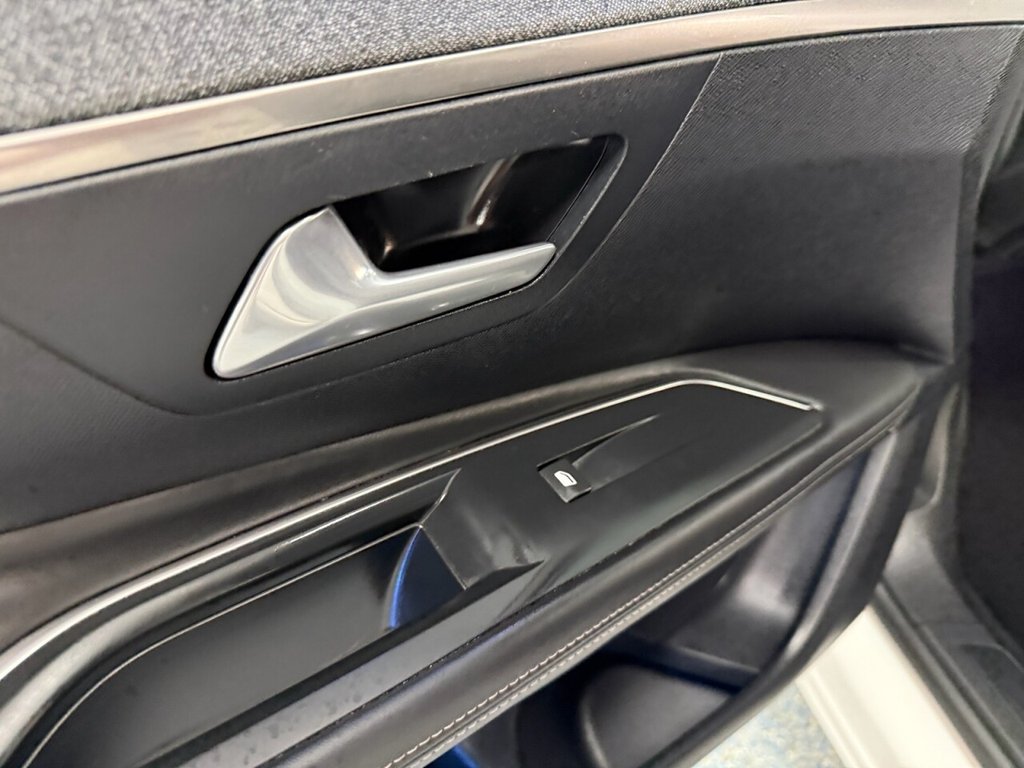 Used Peugeot 3008 2018 for sale - 77065211: Photo 16