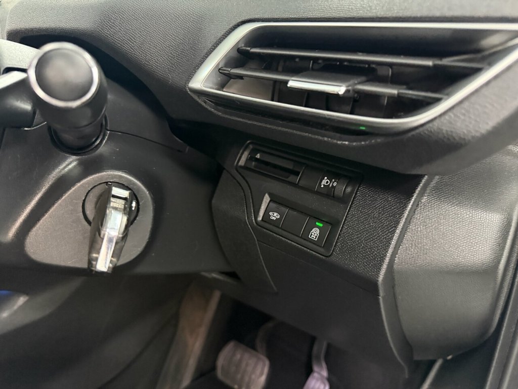 Used Peugeot 3008 2018 for sale - 77065211: Photo 24