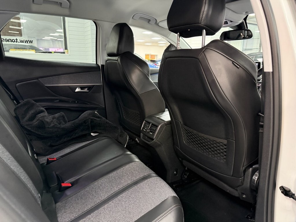 Used Peugeot 3008 2018 for sale - 77065211: Photo 4