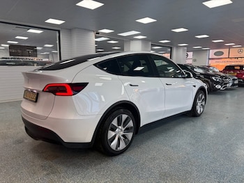 Used Tesla Model Y 2024 for sale - 76797998: Photo