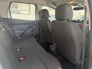 Used Dacia Duster 2018 for sale - 76776619: Photo