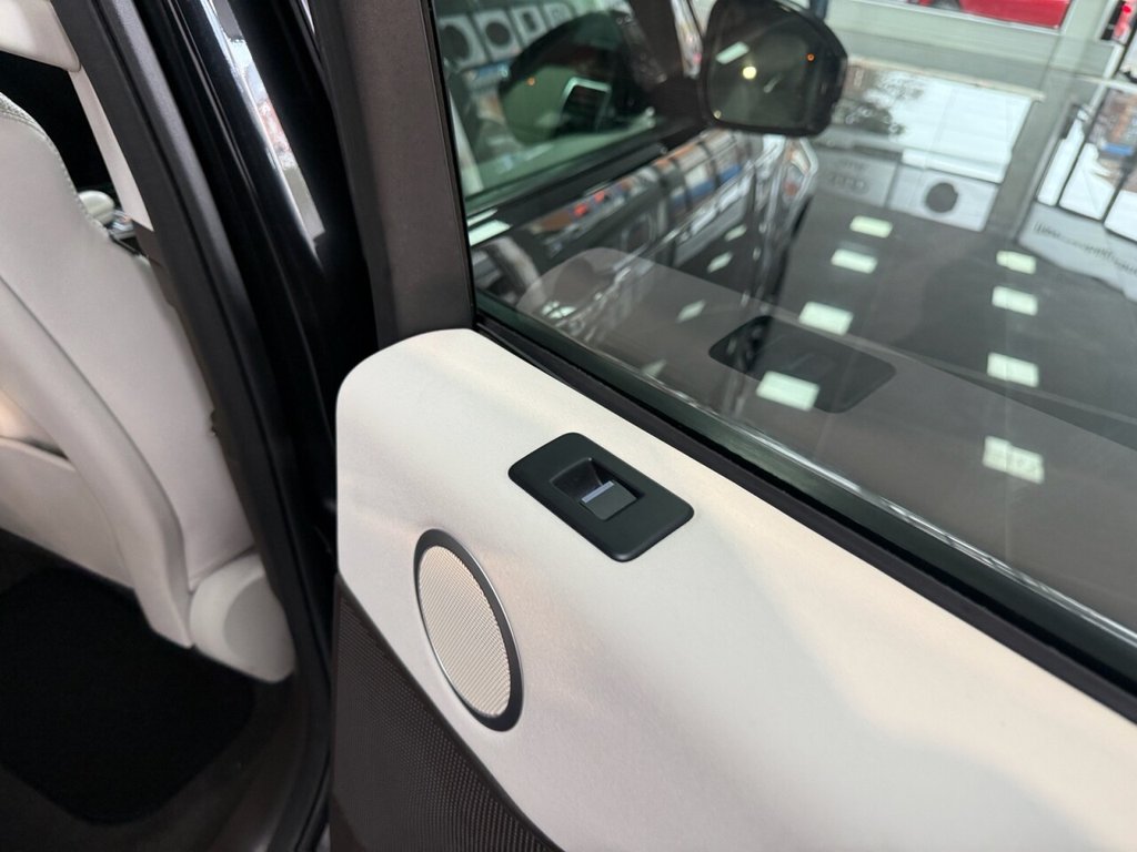 Used Land Rover Discovery 2017 for sale - 77806021: Photo 5