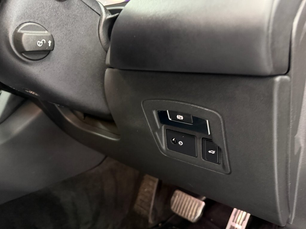 Used Land Rover Range Rover Velar 2018 for sale - 76776693: Photo 36