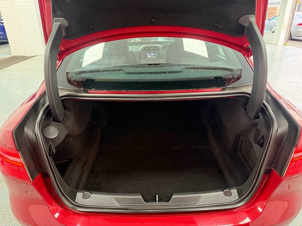 Used Jaguar XE 2017 for sale - 76776568: Photo 11