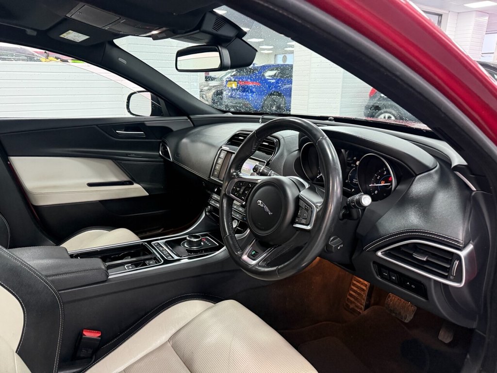 Used Jaguar XE 2017 for sale - 76776568: Photo 25