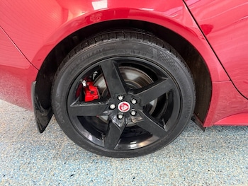 Used Jaguar XE 2017 for sale - 76776568: Photo