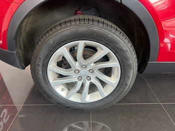 Used Land Rover Discovery Sport 2017 for sale - 79334107: Photo
