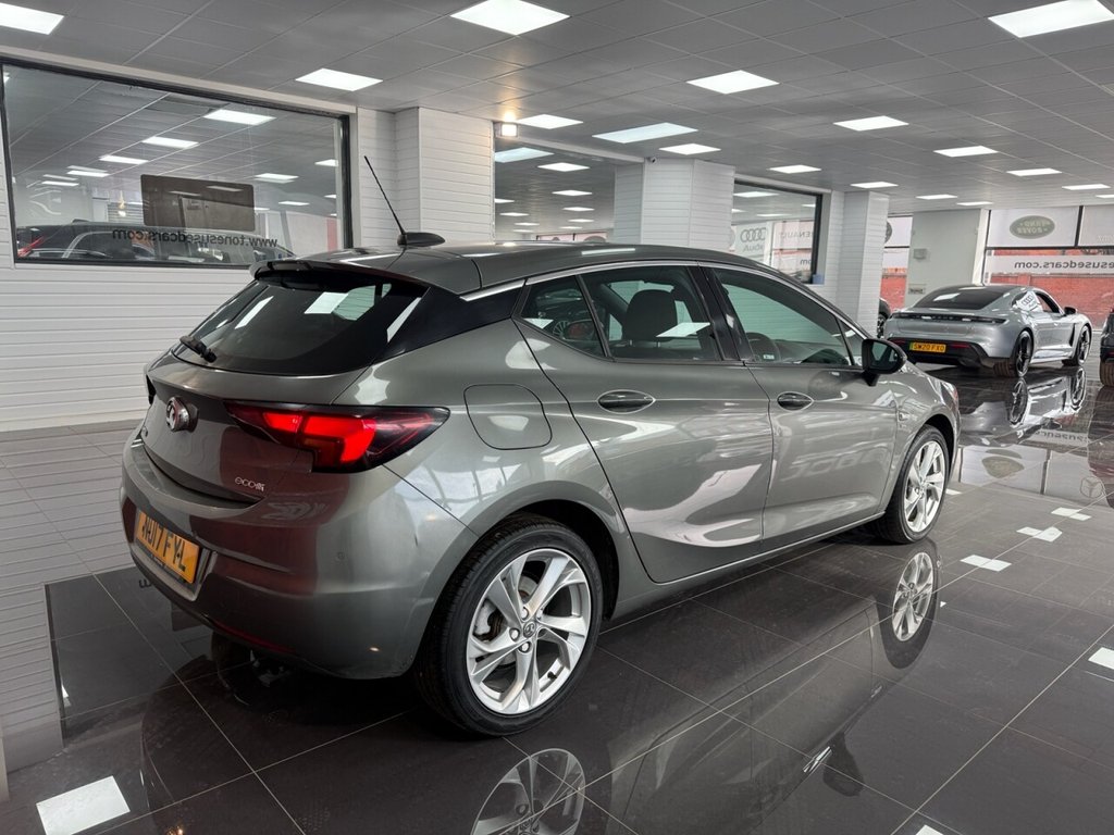 Used Vauxhall Astra 2017 for sale - 77905517: Photo 2