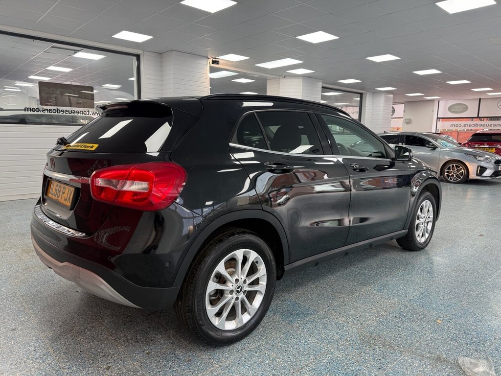 Used Mercedes-Benz GLA 2018 for sale - 76776611: Photo 2