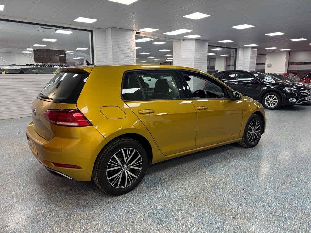 Used Volkswagen Golf 2018 for sale - 76776674: Photo 2