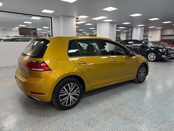 Used Volkswagen Golf 2018 for sale - 76776674: Photo