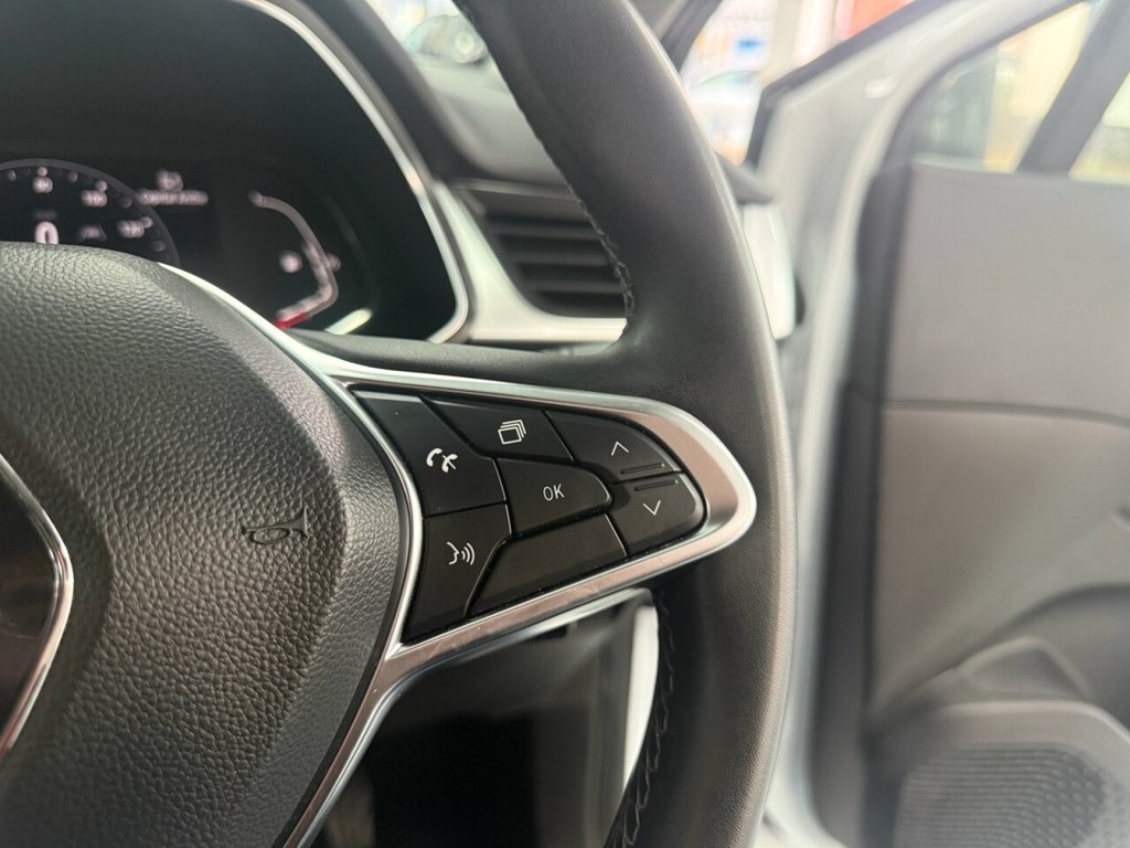 Used Renault Captur 2023 for sale - 76973885: Photo 29