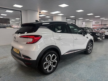 Used Renault Captur 2023 for sale - 76973885: Photo