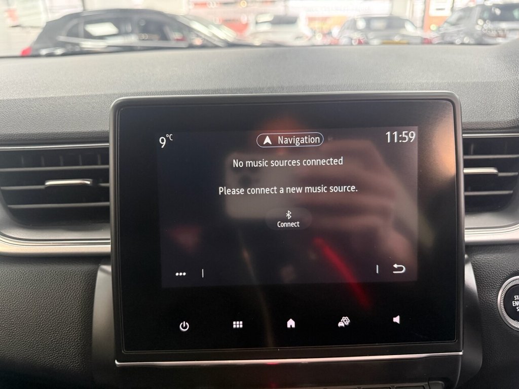 Used Renault Captur 2023 for sale - 76973885: Photo 35