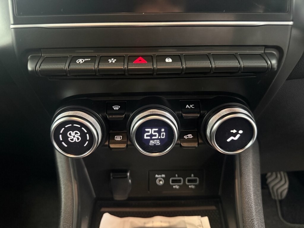 Used Renault Captur 2023 for sale - 76973885: Photo 38