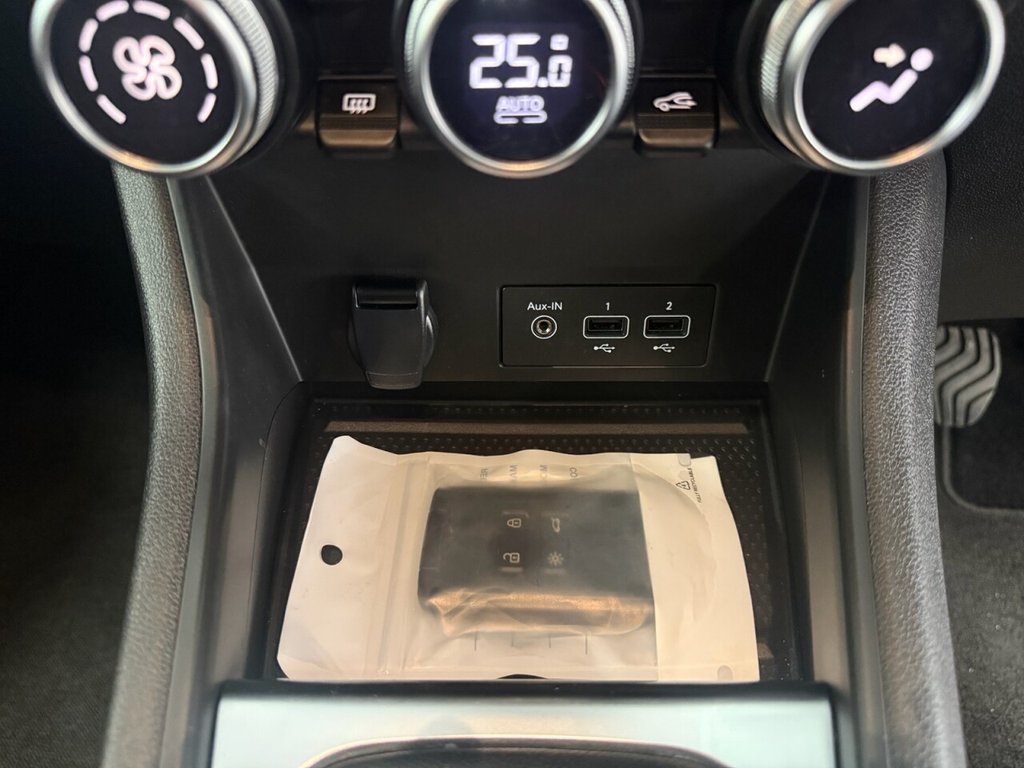 Used Renault Captur 2023 for sale - 76973885: Photo 39