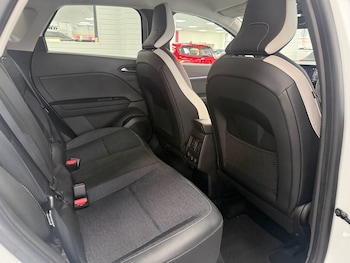 Used Renault Captur 2023 for sale - 76973885: Photo