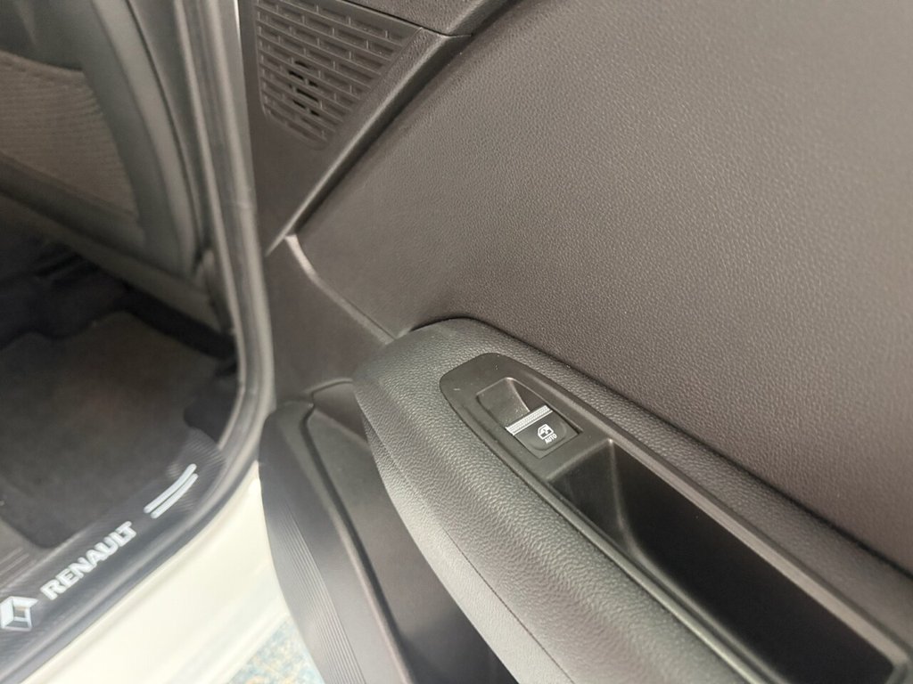 Used Renault Captur 2023 for sale - 76973885: Photo 6