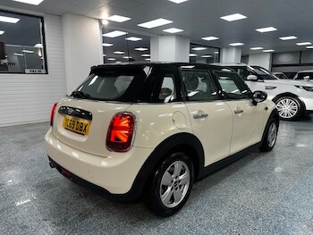 Used MINI Hatch 2019 for sale - 76776714: Photo