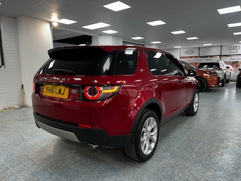 Used Land Rover Discovery Sport 2016 for sale - 76776705: Photo