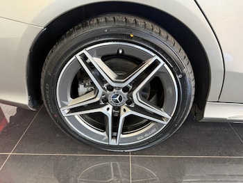 Used Mercedes-Benz C Class 2019 for sale - 78570208: Photo