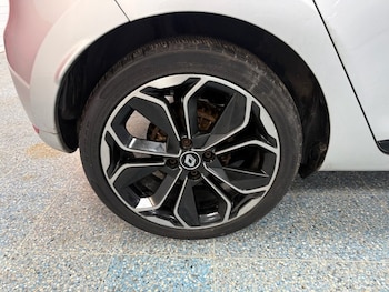 Used Renault Clio 2016 for sale - 77463642: Photo