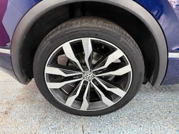 Used Volkswagen Tiguan 2017 for sale - 77734363: Photo