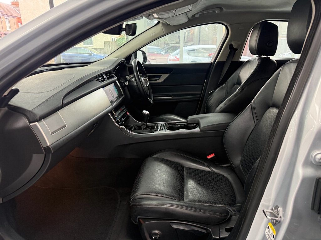 Used Jaguar XF 2019 for sale - 76883067: Photo 14