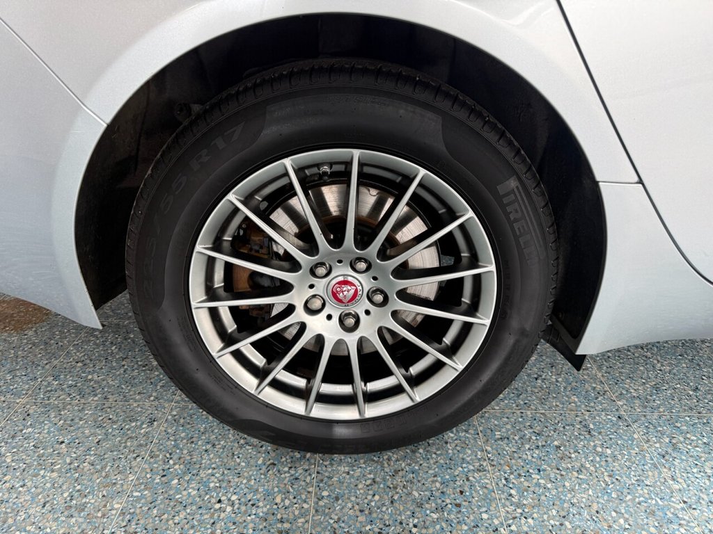 Used Jaguar XF 2019 for sale - 76883067: Photo 3