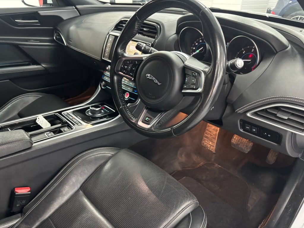 Used Jaguar XE 2018 for sale - 77276425: Photo 23