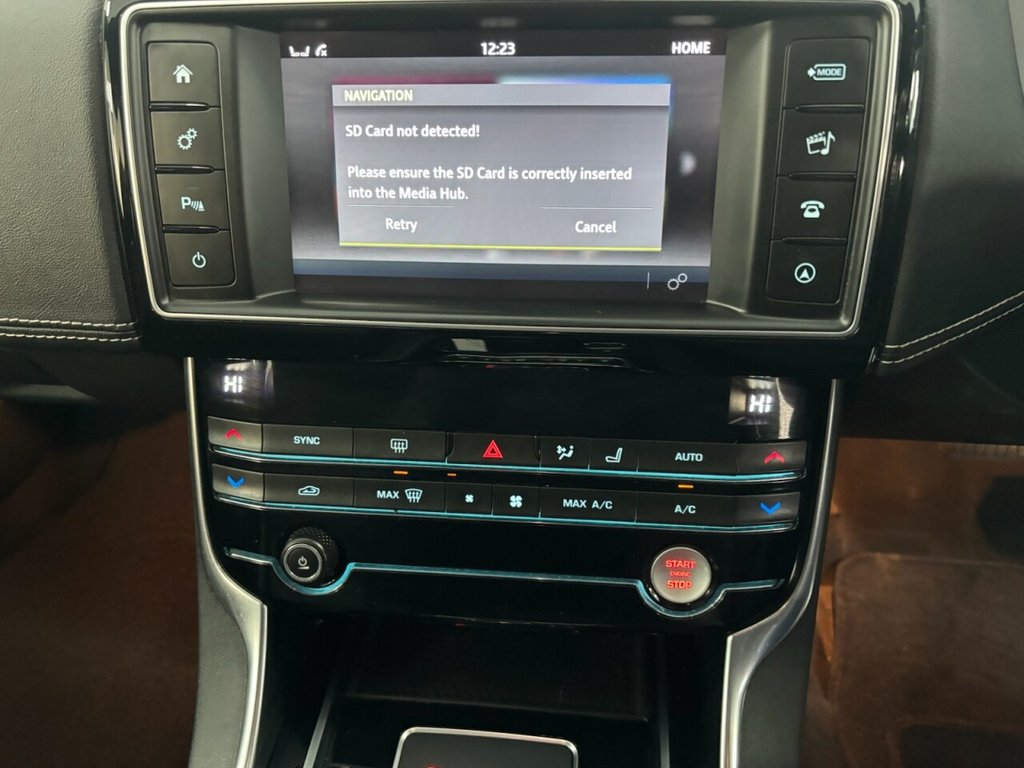 Used Jaguar XE 2018 for sale - 77276425: Photo 41