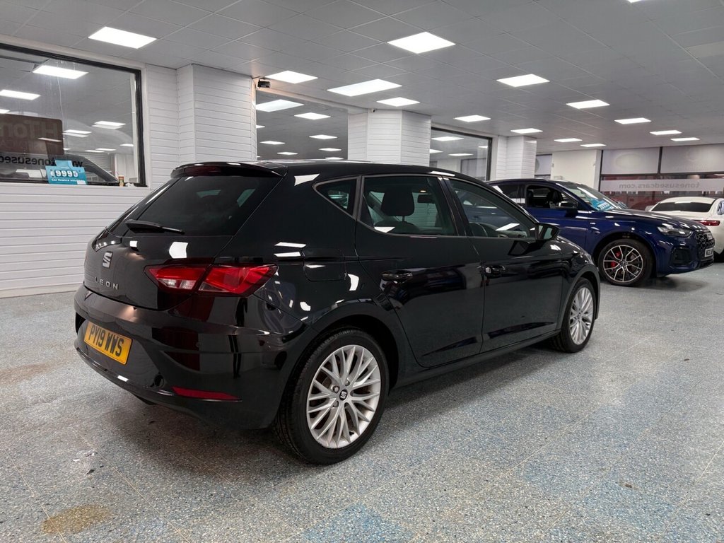 Used SEAT Leon 2019 for sale - 77654509: Photo 2